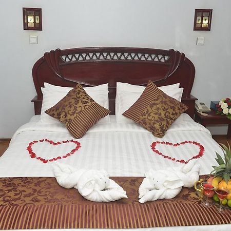 Summer Palace Hotel Yangon Exterior photo